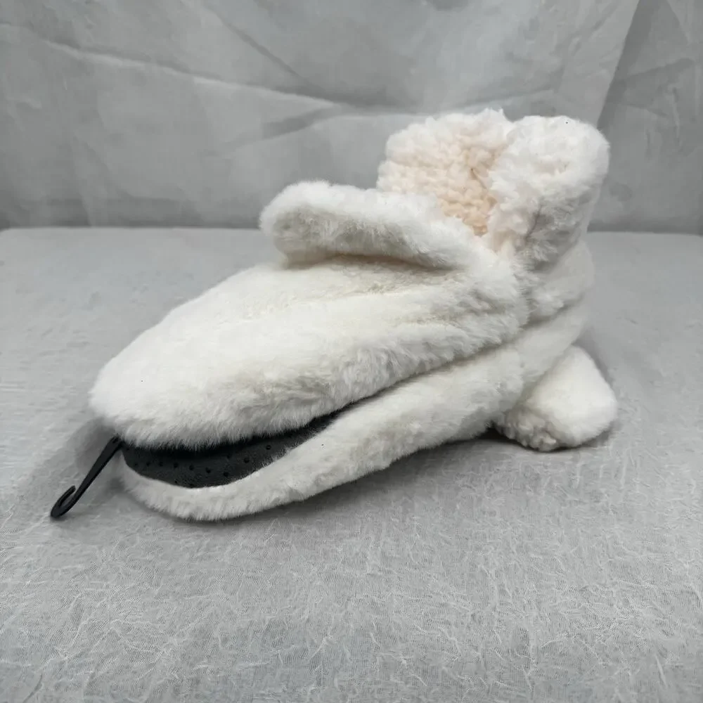Northeast Outfitters Cozy Cabin Women's Fur Booties S/M Cream